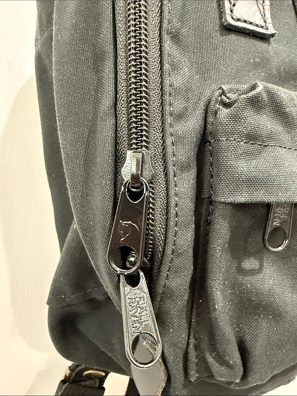 Fjallraven Kanken No. 2 Black Mini Compact Canvas Backpack - Picture 7 of 10